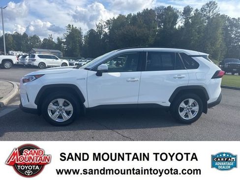 Used 2021 Toyota RAV4 XLE image 5