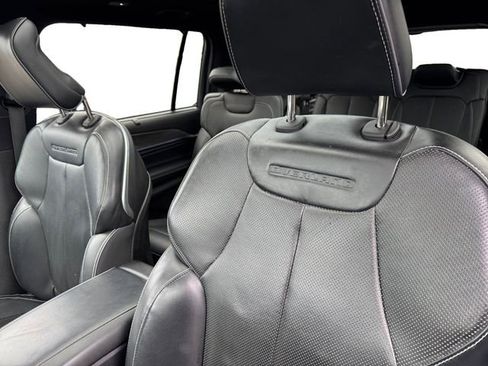 Certified 2022 Jeep Grand Cherokee L Overland w/ Luxury Tech Group IV image 18