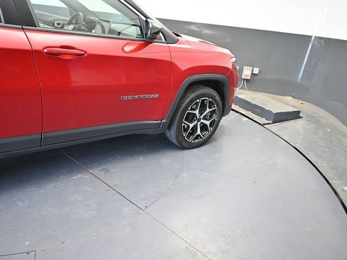 Used 2025 Jeep Compass Limited AWD/4WD image 24