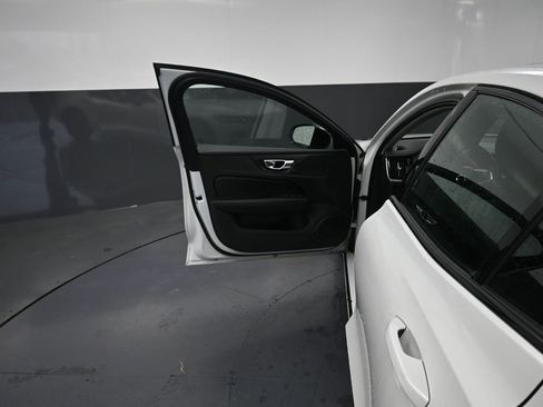 Used 2024 Volvo S60 B5 Core image 25