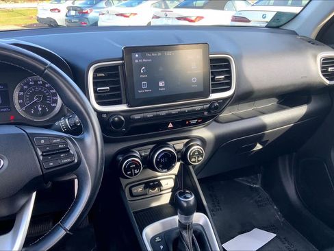 Used 2022 Hyundai Venue SEL image 6