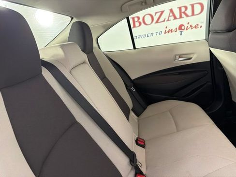 Used 2021 Toyota Corolla LE FWD image 18