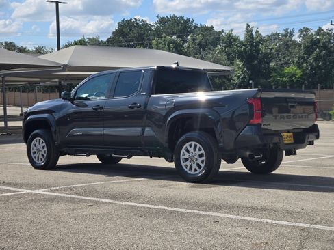Used 2025 Toyota Tacoma SR5 AWD/4WD image 6