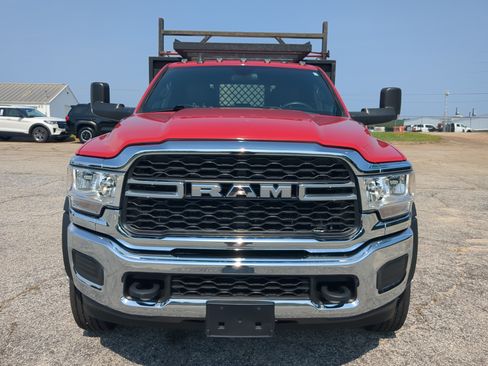 Used 2022 RAM 5500 Tradesman w/ Chrome Appearance Group RWD image 7