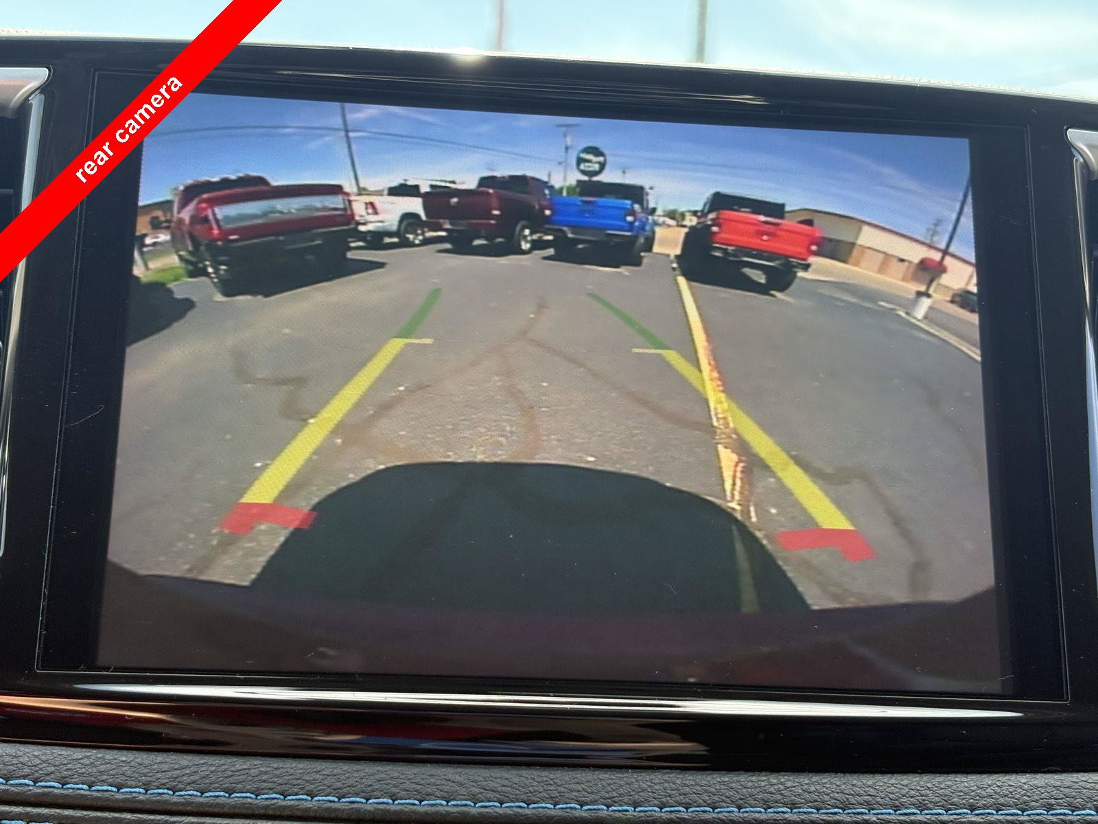 Used 2021 Chrysler Pacifica Touring-L FWD image 6
