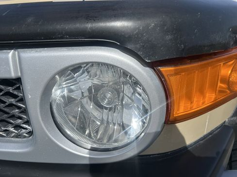 Used 2012 Toyota FJ Cruiser 4WD w/ Convenience Pkg image 31