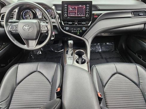 Used 2024 Toyota Camry SE image 16