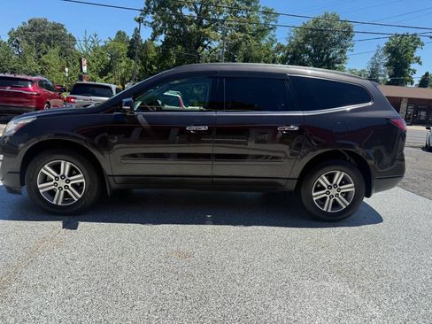 Used 2017 Chevrolet Traverse LT AWD/4WD image 3