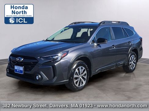 Used 2025 Subaru Outback Premium image 1