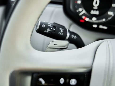 Used 2024 Land Rover Range Rover SV image 65