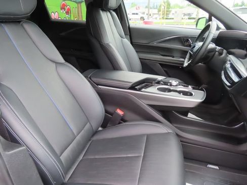 Certified 2024 Cadillac Lyriq Sport w/ LPO, Floor Liner Package AWD/4WD image 40