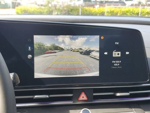 Used 2025 Hyundai Elantra SEL FWD image 18