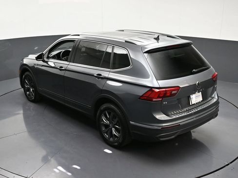 Used 2022 Volkswagen Tiguan SE AWD/4WD image 18