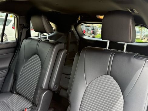 Used 2025 Toyota Highlander XSE AWD/4WD image 22