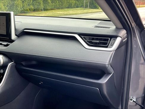 Used 2025 Toyota RAV4 LE image 13