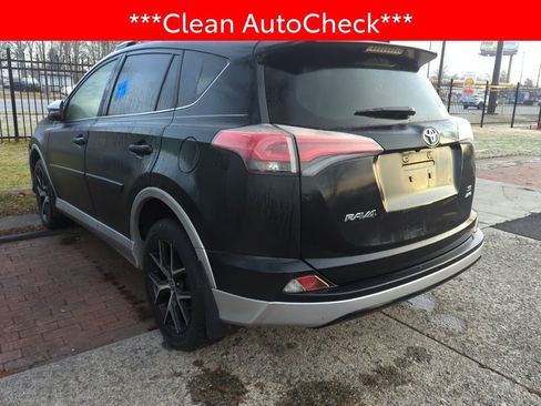 Used 2016 Toyota RAV4 SE image 4
