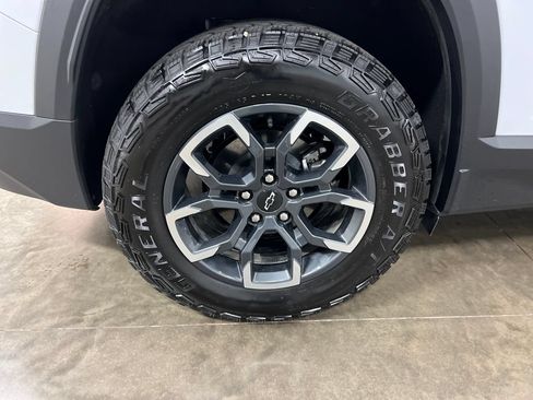 Certified 2026 Chevrolet Equinox ACTIV w/ Convenience Package III FWD image 10