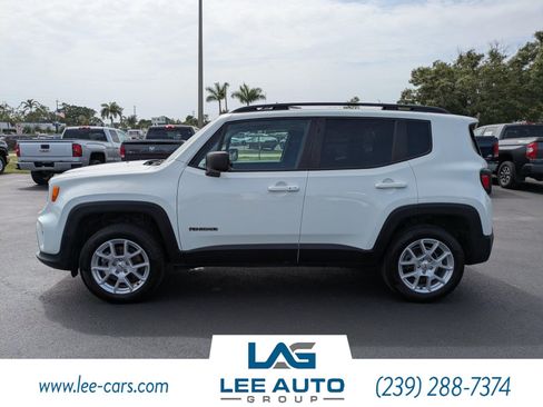 Used 2022 Jeep Renegade Latitude AWD/4WD image 6