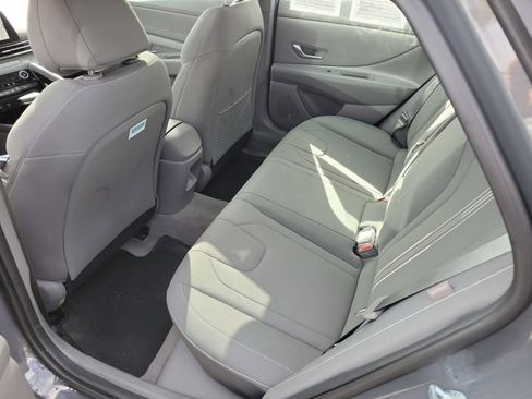 Certified 2025 Hyundai Elantra SEL image 18