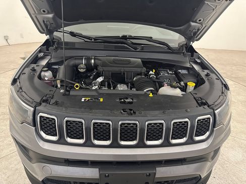 Used 2023 Jeep Compass Latitude AWD/4WD image 10