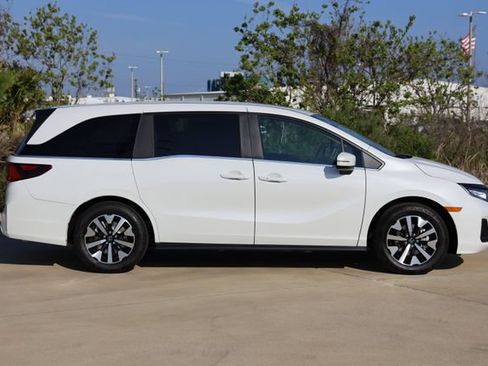 New 2026 Honda Odyssey EX-L image 4