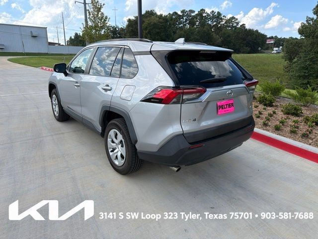 Used 2019 Toyota RAV4 LE FWD image 7