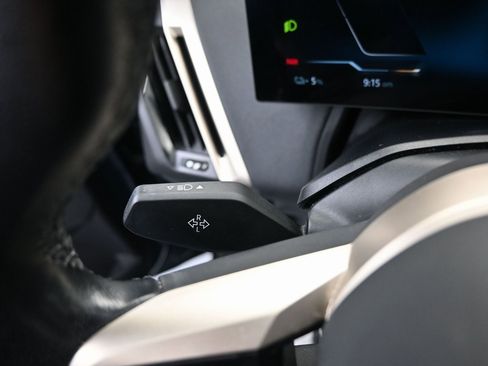 Used 2023 BMW iX xDrive50 w/ Premium Package image 19