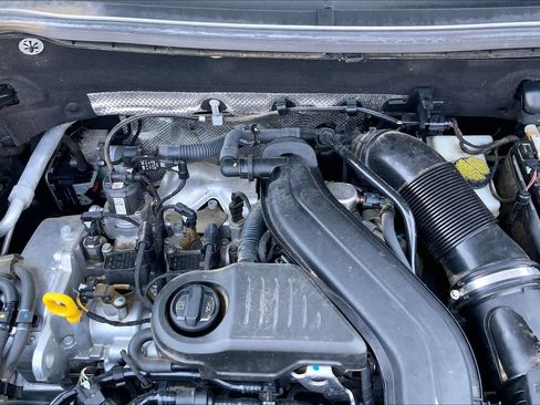 Used 2022 Volkswagen Taos SE FWD image 32
