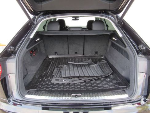 Used 2023 Audi Q8 Premium Plus w/ Premium Plus Package image 28