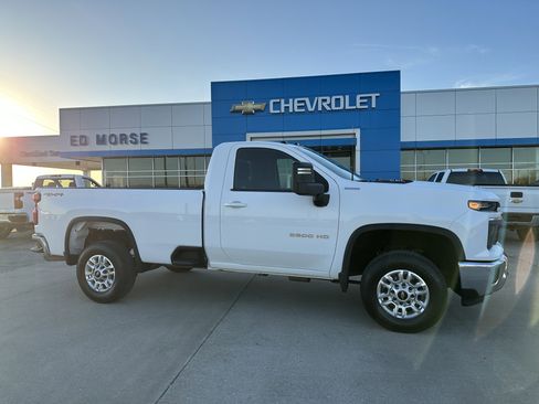 Certified 2024 Chevrolet Silverado 2500 LT image 2