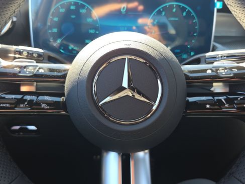 New 2026 Mercedes-Benz GLC 300 image 38