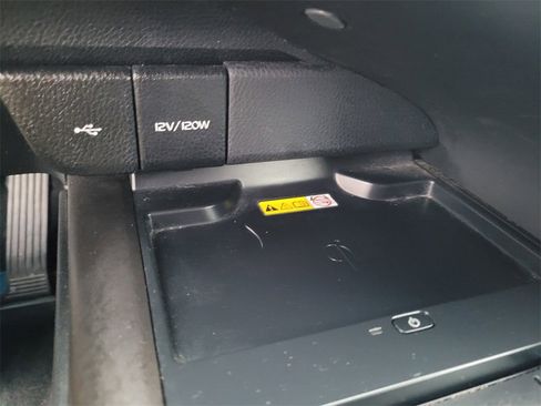 Used 2023 Toyota Camry XLE image 22