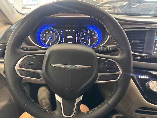 Used 2023 Chrysler Voyager LX FWD image 33