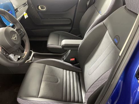 Certified 2025 MINI Cooper S image 9