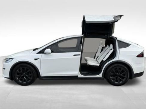 Used 2023 Tesla Model X image 10