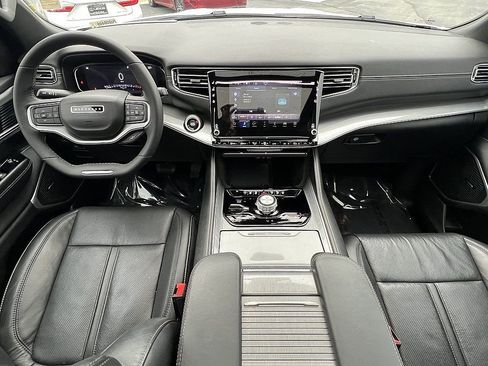 Used 2022 Jeep Wagoneer Series III image 10