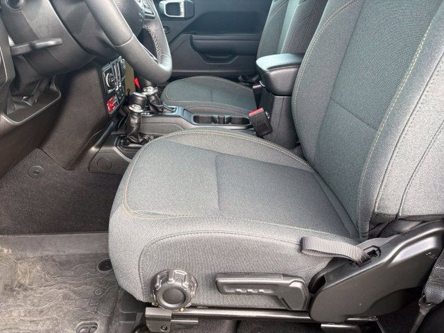 Used 2025 Jeep Wrangler Sport AWD/4WD image 11