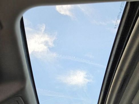 Used 2019 Chevrolet Suburban LT image 27