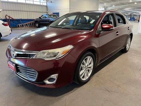 Used 2013 Toyota Avalon XLE FWD image 7