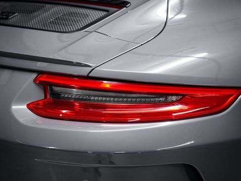 Used 2018 Porsche 911 GT3 RWD image 36