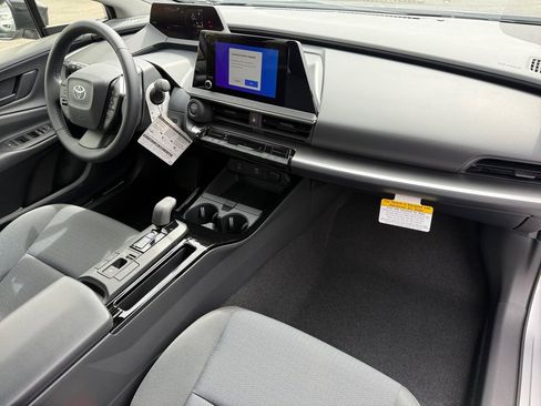 New 2026 Toyota Prius LE FWD image 17