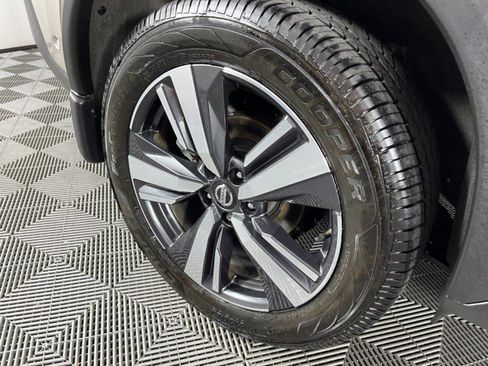Used 2021 Nissan Rogue Platinum FWD image 13