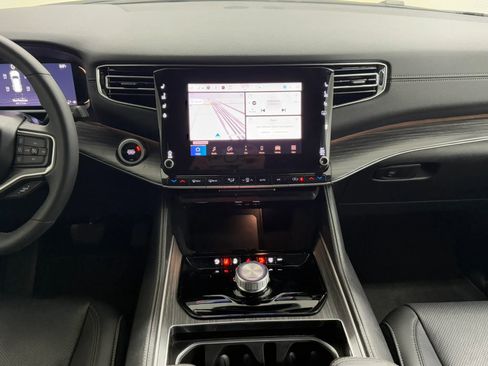 Used 2024 Jeep Wagoneer Series II w/ Flexible Seating Group image 41