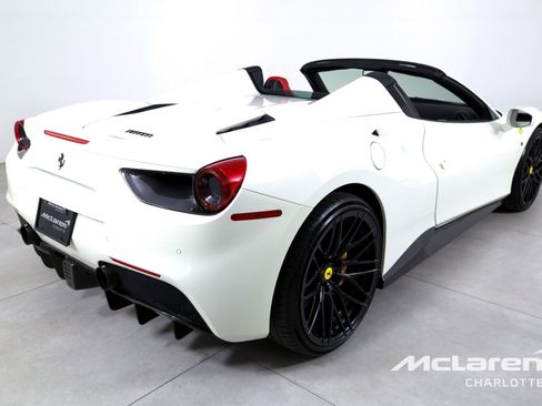 Used 2018 Ferrari 488 Spider RWD image 9