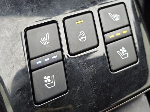 Used 2023 Kia Sportage SX image 9