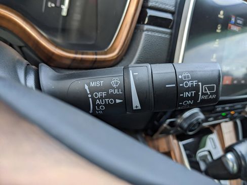 Used 2020 Honda CR-V Touring image 34