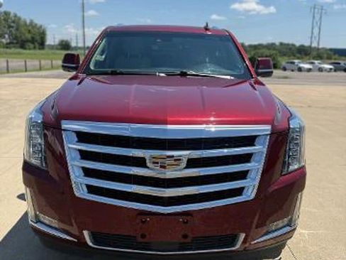 Used 2020 Cadillac Escalade ESV Premium Luxury image 32