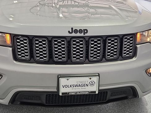 Used 2019 Jeep Grand Cherokee Altitude RWD image 10