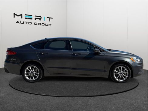 Used 2020 Ford Fusion SE image 10