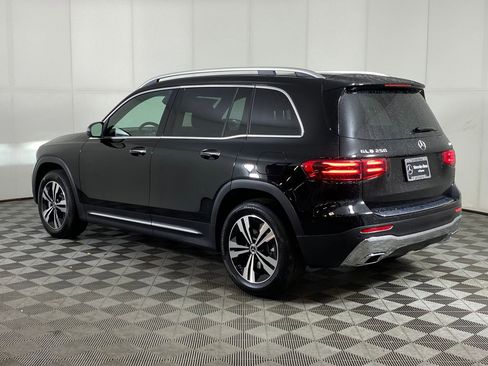 New 2025 Mercedes-Benz GLB 250 4MATIC image 3
